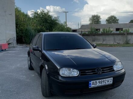 Черный Фольксваген Гольф, объемом двигателя 1.4 л и пробегом 302 тыс. км за 3800 $, фото 1 на Automoto.ua