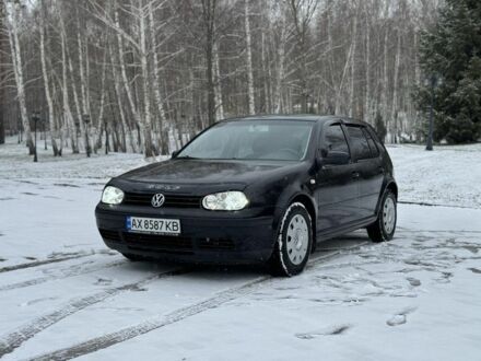 Черный Фольксваген Гольф, объемом двигателя 1.4 л и пробегом 300 тыс. км за 5500 $, фото 1 на Automoto.ua