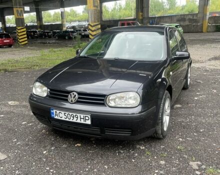 Черный Фольксваген Гольф, объемом двигателя 1.6 л и пробегом 298 тыс. км за 4000 $, фото 1 на Automoto.ua