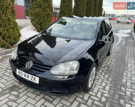 Черный Фольксваген Гольф, объемом двигателя 1.6 л и пробегом 238 тыс. км за 5200 $, фото 1 на Automoto.ua