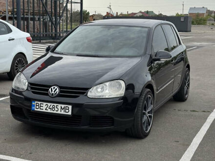 Черный Фольксваген Гольф, объемом двигателя 1.39 л и пробегом 260 тыс. км за 5500 $, фото 1 на Automoto.ua