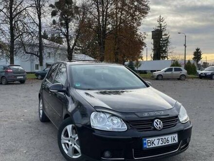 Черный Фольксваген Гольф, объемом двигателя 1.6 л и пробегом 266 тыс. км за 4555 $, фото 1 на Automoto.ua