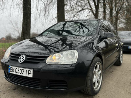 Черный Фольксваген Гольф, объемом двигателя 1.6 л и пробегом 200 тыс. км за 5200 $, фото 1 на Automoto.ua