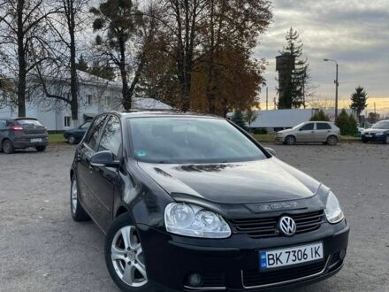 Черный Фольксваген Гольф, объемом двигателя 1.6 л и пробегом 266 тыс. км за 4300 $, фото 1 на Automoto.ua