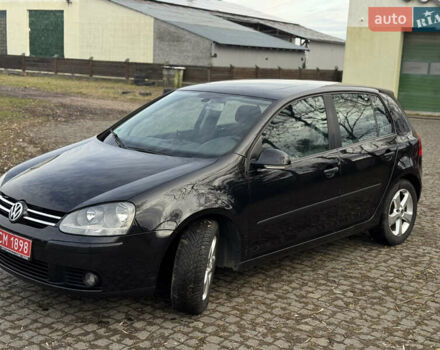 Черный Фольксваген Гольф, объемом двигателя 1.6 л и пробегом 200 тыс. км за 5200 $, фото 1 на Automoto.ua