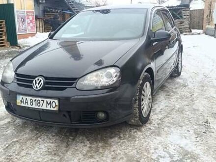 Черный Фольксваген Гольф, объемом двигателя 1.6 л и пробегом 243 тыс. км за 3900 $, фото 1 на Automoto.ua
