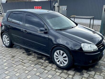 Черный Фольксваген Гольф, объемом двигателя 1.6 л и пробегом 250 тыс. км за 5800 $, фото 1 на Automoto.ua