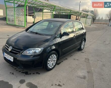 Черный Фольксваген Гольф, объемом двигателя 1.39 л и пробегом 280 тыс. км за 4200 $, фото 1 на Automoto.ua