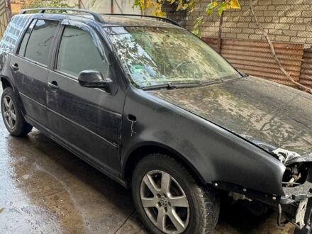 Черный Фольксваген Гольф, объемом двигателя 1.6 л и пробегом 400 тыс. км за 1200 $, фото 1 на Automoto.ua