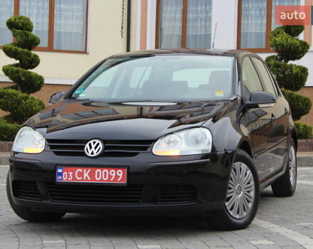 Черный Фольксваген Гольф, объемом двигателя 1.6 л и пробегом 203 тыс. км за 5890 $, фото 1 на Automoto.ua