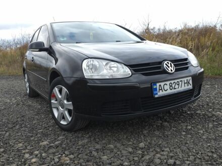 Черный Фольксваген Гольф, объемом двигателя 1.6 л и пробегом 220 тыс. км за 5250 $, фото 1 на Automoto.ua