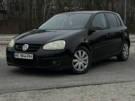 Черный Фольксваген Гольф, объемом двигателя 1.4 л и пробегом 204 тыс. км за 5500 $, фото 1 на Automoto.ua