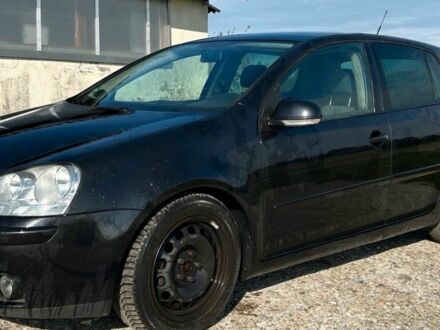 Черный Фольксваген Гольф, объемом двигателя 1.6 л и пробегом 200 тыс. км за 4850 $, фото 1 на Automoto.ua