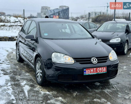 Черный Фольксваген Гольф, объемом двигателя 1.6 л и пробегом 270 тыс. км за 6150 $, фото 1 на Automoto.ua