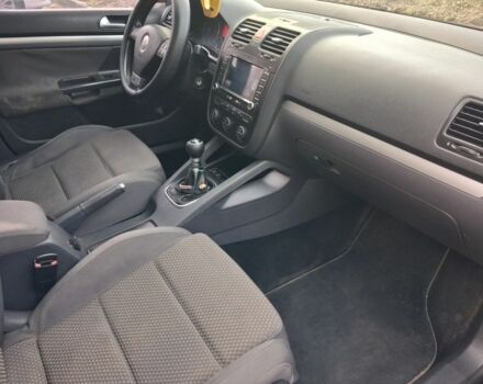 Черный Фольксваген Гольф, объемом двигателя 2 л и пробегом 323 тыс. км за 6000 $, фото 1 на Automoto.ua