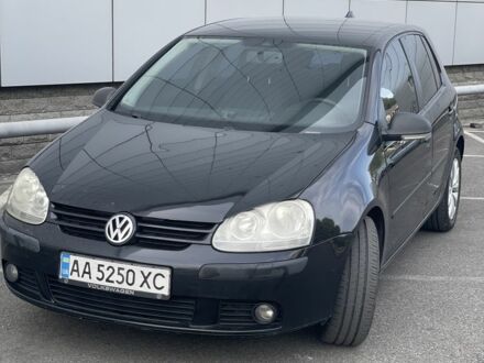 Черный Фольксваген Гольф, объемом двигателя 1.6 л и пробегом 324 тыс. км за 5500 $, фото 1 на Automoto.ua
