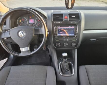 Черный Фольксваген Гольф, объемом двигателя 1 л и пробегом 180 тыс. км за 6750 $, фото 1 на Automoto.ua