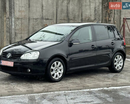 Черный Фольксваген Гольф, объемом двигателя 1.6 л и пробегом 215 тыс. км за 5950 $, фото 1 на Automoto.ua