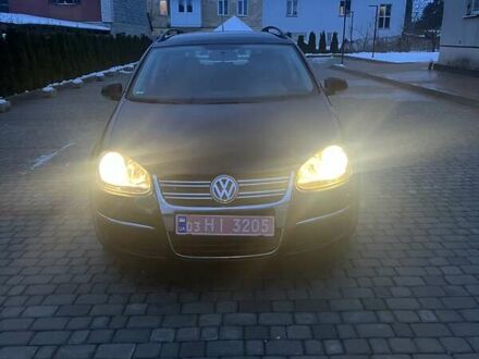 Черный Фольксваген Гольф, объемом двигателя 1.6 л и пробегом 183 тыс. км за 5650 $, фото 1 на Automoto.ua