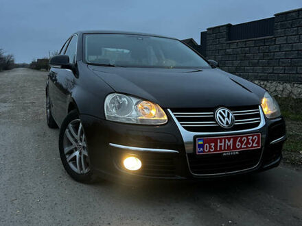 Черный Фольксваген Гольф, объемом двигателя 1.4 л и пробегом 248 тыс. км за 6550 $, фото 1 на Automoto.ua