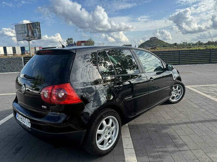 Черный Фольксваген Гольф, объемом двигателя 1.39 л и пробегом 214 тыс. км за 6450 $, фото 1 на Automoto.ua