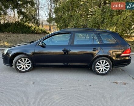 Черный Фольксваген Гольф, объемом двигателя 1.6 л и пробегом 300 тыс. км за 4850 $, фото 1 на Automoto.ua