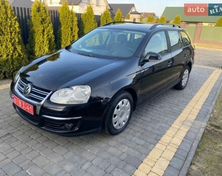 Черный Фольксваген Гольф, объемом двигателя 1.6 л и пробегом 237 тыс. км за 5600 $, фото 1 на Automoto.ua