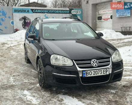 Черный Фольксваген Гольф, объемом двигателя 1.6 л и пробегом 218 тыс. км за 5800 $, фото 1 на Automoto.ua