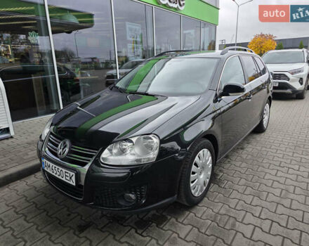 Черный Фольксваген Гольф, объемом двигателя 1.39 л и пробегом 237 тыс. км за 5500 $, фото 1 на Automoto.ua