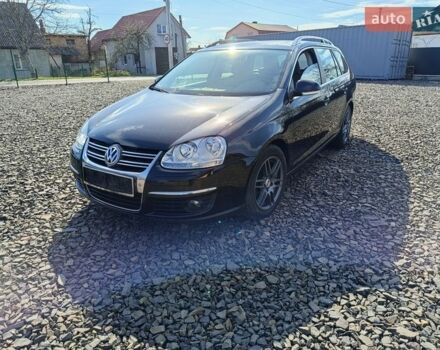 Черный Фольксваген Гольф, объемом двигателя 1.4 л и пробегом 209 тыс. км за 5800 $, фото 1 на Automoto.ua