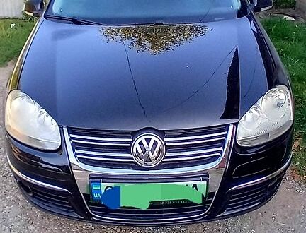 Фольксваген Гольф 2009 в Черновцах на Automoto.ua Черный Фольксваген Гольф, объемом двигателя 1.6 л и пробегом 255 тыс. км за 6700 $, фото 1 на Automoto.ua