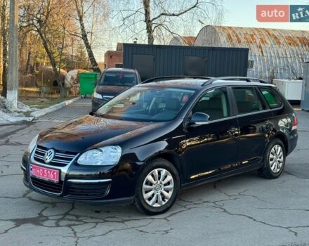 Черный Фольксваген Гольф, объемом двигателя 1.6 л и пробегом 210 тыс. км за 5850 $, фото 1 на Automoto.ua