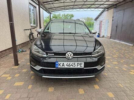Фольксваген Гольф 2017 в Обухове на Automoto.ua Черный Фольксваген Гольф, объемом двигателя 0 л и пробегом 136 тыс. км за 16300 $, фото 1 на Automoto.ua