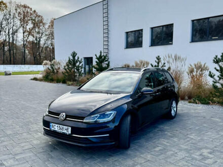 Черный Фольксваген Гольф, объемом двигателя 1.6 л и пробегом 245 тыс. км за 13500 $, фото 1 на Automoto.ua