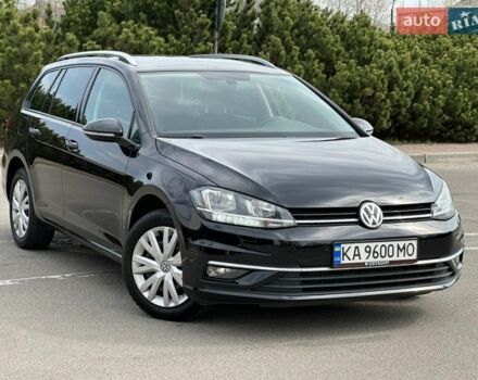 Черный Фольксваген Гольф, объемом двигателя 1.6 л и пробегом 286 тыс. км за 13500 $, фото 1 на Automoto.ua