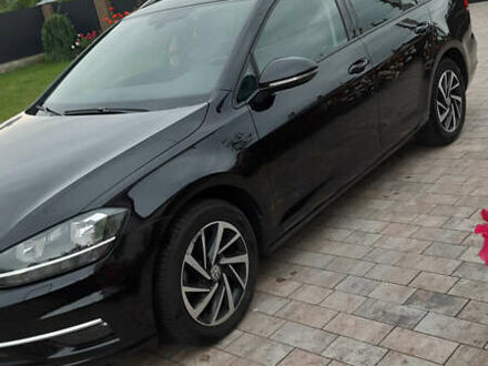 Черный Фольксваген Гольф, объемом двигателя 1.97 л и пробегом 247 тыс. км за 16800 $, фото 1 на Automoto.ua
