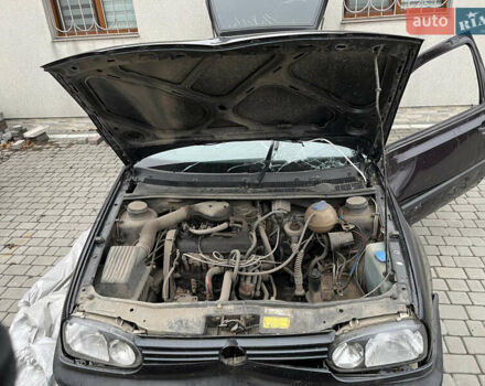 Фіолетовий Фольксваген Гольф, об'ємом двигуна 1.78 л та пробігом 70 тис. км за 1000 $, фото 1 на Automoto.ua