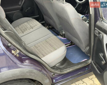 Фіолетовий Фольксваген Гольф, об'ємом двигуна 1.39 л та пробігом 333 тис. км за 2300 $, фото 29 на Automoto.ua