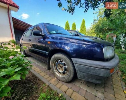 Фиолетовый Фольксваген Гольф, объемом двигателя 1.4 л и пробегом 300 тыс. км за 1500 $, фото 1 на Automoto.ua