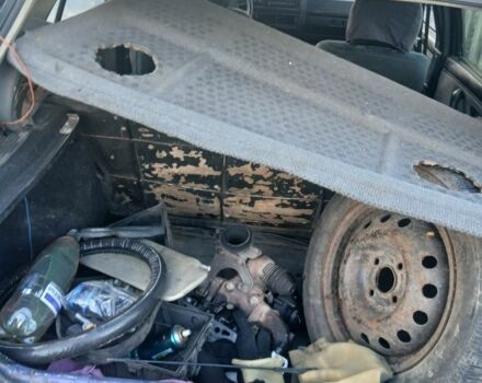 Фиолетовый Фольксваген Гольф, объемом двигателя 1.6 л и пробегом 333 тыс. км за 600 $, фото 4 на Automoto.ua