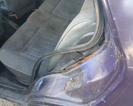 Фиолетовый Фольксваген Гольф, объемом двигателя 1.6 л и пробегом 333 тыс. км за 600 $, фото 6 на Automoto.ua