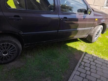 Фиолетовый Фольксваген Гольф, объемом двигателя 1.8 л и пробегом 500 тыс. км за 1810 $, фото 1 на Automoto.ua