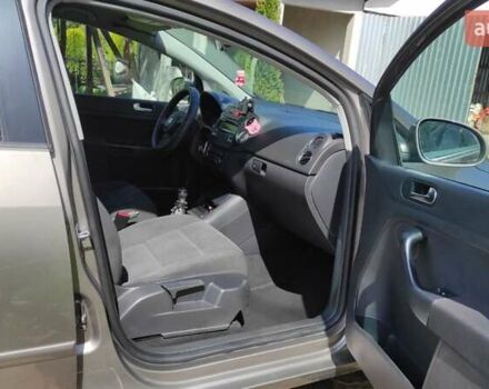 Коричневый Фольксваген Гольф, объемом двигателя 1.6 л и пробегом 228 тыс. км за 8100 $, фото 5 на Automoto.ua