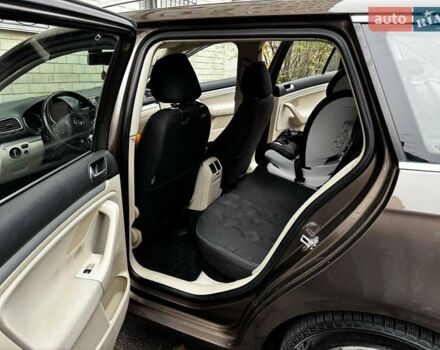 Коричневый Фольксваген Гольф, объемом двигателя 1.6 л и пробегом 244 тыс. км за 8699 $, фото 8 на Automoto.ua