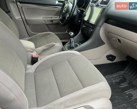 Фольксваген Гольф 2010 в Виннице на Automoto.ua Коричневый Фольксваген Гольф, объемом двигателя 1.39 л и пробегом 285 тыс. км за 5600 $, фото 24 на Automoto.ua