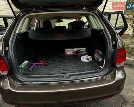 Коричневый Фольксваген Гольф, объемом двигателя 1.6 л и пробегом 244 тыс. км за 8699 $, фото 6 на Automoto.ua