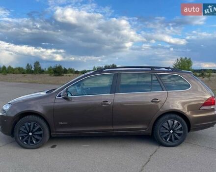 Коричневый Фольксваген Гольф, объемом двигателя 1.2 л и пробегом 205 тыс. км за 8200 $, фото 1 на Automoto.ua