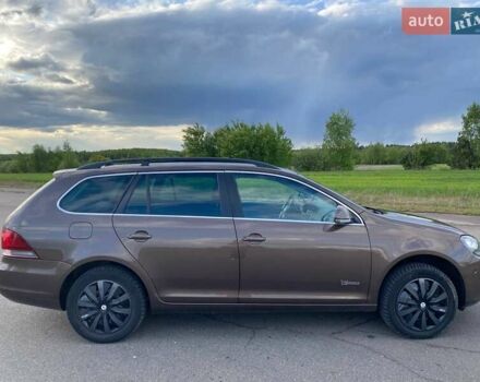 Коричневый Фольксваген Гольф, объемом двигателя 1.2 л и пробегом 205 тыс. км за 8200 $, фото 6 на Automoto.ua