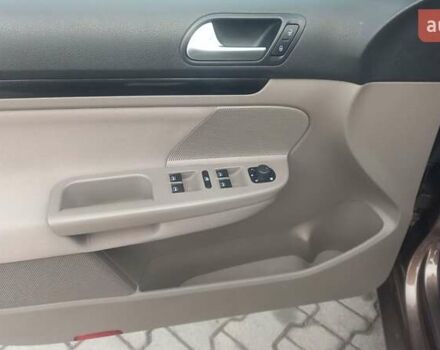 Коричневый Фольксваген Гольф, объемом двигателя 1.6 л и пробегом 258 тыс. км за 8100 $, фото 4 на Automoto.ua