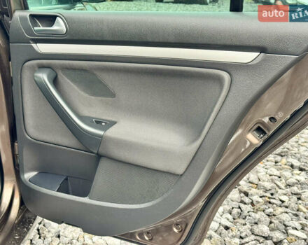 Коричневий Фольксваген Гольф, об'ємом двигуна 1.6 л та пробігом 229 тис. км за 9750 $, фото 20 на Automoto.ua